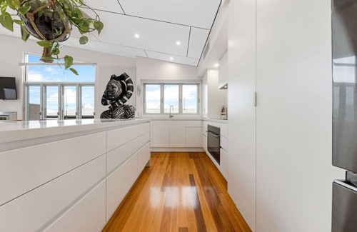 Alexandra Headland House | Stunning Alex Heads Beach House - Pet friendly