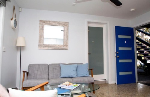 Surf Beach Apartment | STUNNING STUDIO BY THE BEACH / SURF BEACH