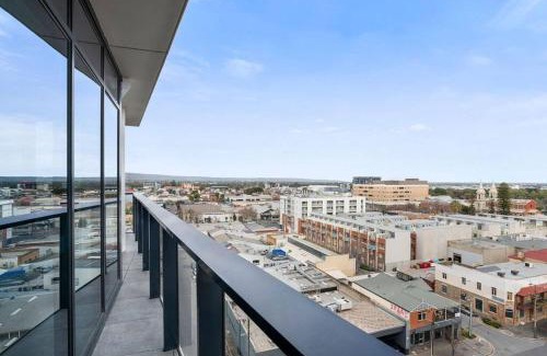 Adelaide Central Business District Apartment | Stunning Views 2BR Luxury Pool Parking Gym WiFi