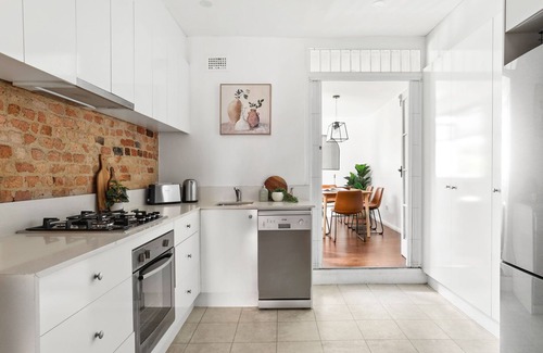 Darlinghurst Apartment | Stylish 3BR Terrace near Hyde Park