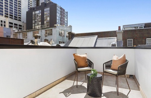 Darlinghurst Apartment | Stylish 3BR Terrace near Hyde Park