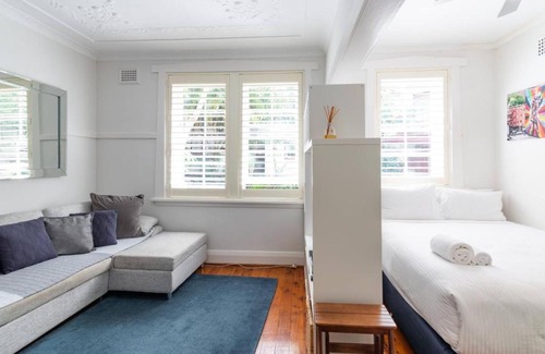Kings Cross Apartment | Stylish Art Deco Studio In Rushcutters Bay
