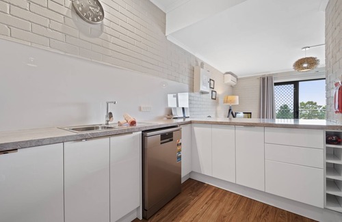 Jindabyne Apartment | Summit 9 - Stylish 3BR Apartment l Amazing Lake Views l WiFi l BBQ l Air-Con