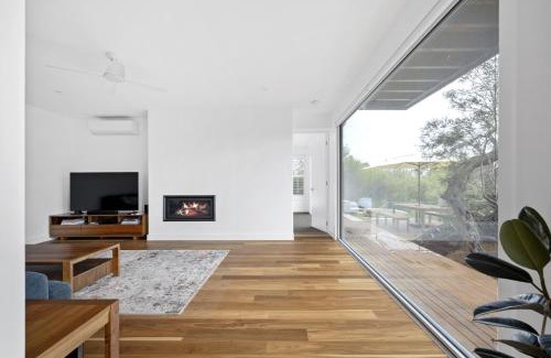 Fingal House | Sunset on Moonah