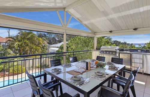 The Entrance House | SUNSET ON VIEW - COASTAL SETTING WITH POOL