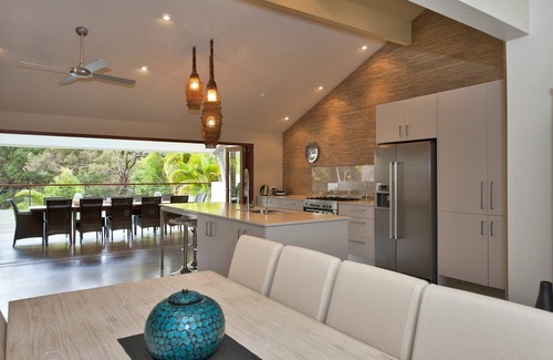 Sunshine Beach House | Sunshine Beach Retreat: Pool, Backyard