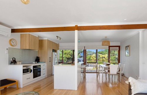 Marengo House | Surfers Delight - Character, Charm & Inviting