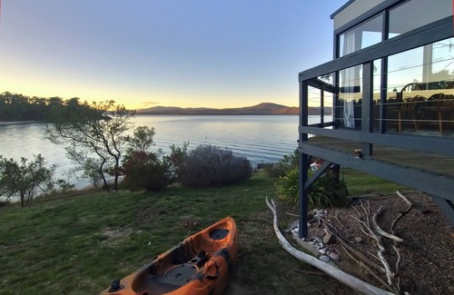 Surveyors Bay Cottage | Surveyors Cottage - a quiet retreat by the sea