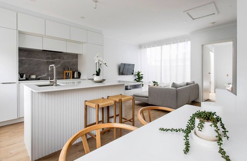 Adelaide Central Business District Apartment | Takana - Chic Guest House in Heart of CBD/2B2B