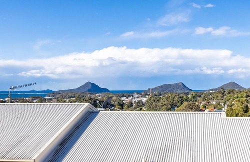 Nelson Bay House | Tareebin Road, 2/26
