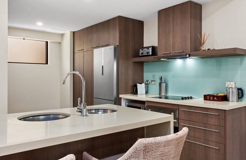Palm Cove Apartment | Temple 304 - 2 bedroom apartment in luxury Palm Cove resort