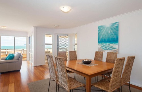 Soldiers Point Apartment | The Clippers 3 fabulous waterfront unit