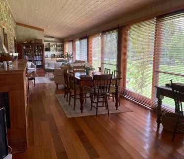 Central Mudgee House | The Coach House on River and Park