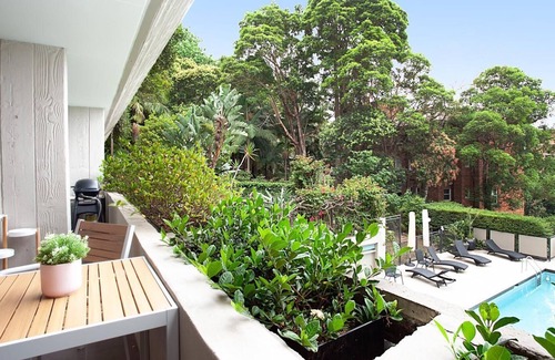 Darling Point Apartment | The Cosmopolitan - 3-Bedroom Stylish Apartment with swimming pool in Double Bay