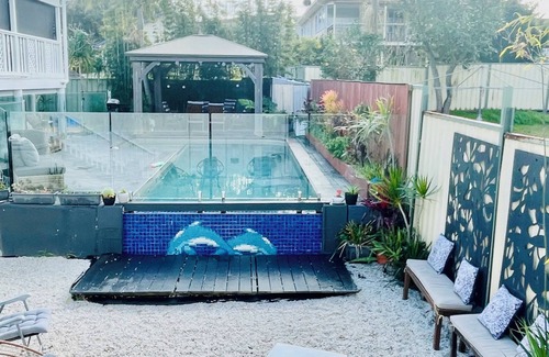 The Entrance House | The Entrance Home 1.7km to the beach 4baths sleeps 18
