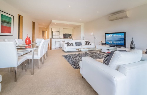 Cowes Apartment | The Esplanade, Cscape, Cowes 2nd floor, great position, near the beach!