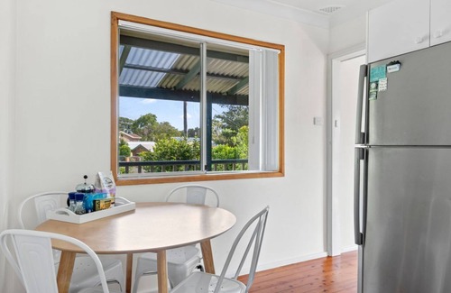 Mollymook Beach House | The Haven Mollymook Beach - walk to shops & sand