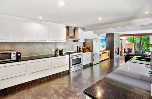 Porepunkah House | The Millbend House -Peaceful Luxury by Ovens River