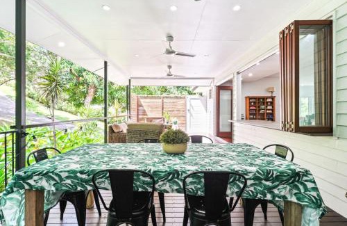 Aeroglen House | The Residence- Rainforest Retreat