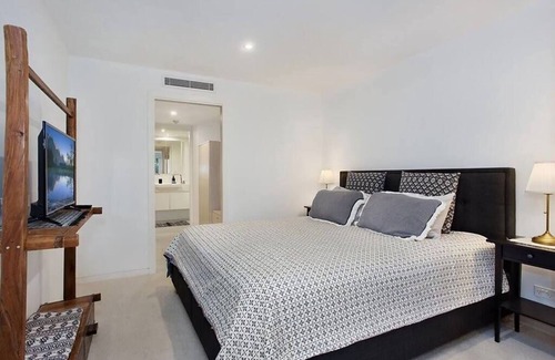 Currumbin Apartment | The Rocks Resort Apartment GE