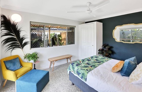 Parramatta Park Apartment | The Tropicana Courtyard