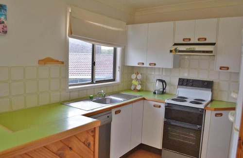 Anna Bay House | 'The Verandah', 9 Hanson Avenue - fantastic child friendly home