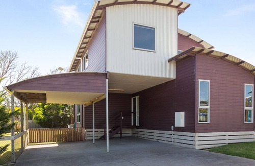 San Remo House | The Views - Beautiful spacious pet friendly home next to the ocean.