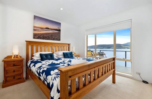 Tranmere House | The Waterfront, Amazing Hobart Views,Sleeps10