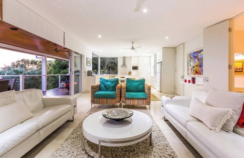 Eagle Bay House | The White House Tranquil Sea Views and Endless Fun