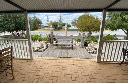 Jurien Bay House | This beach house is full of character and is the perfect way to relax while spending quality time wi