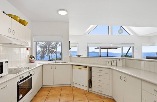Culburra Beach House | Tilbury Breeze – overlooking the Pacific Ocean