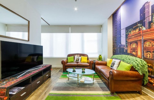 Melbourne Central Business District Apartment | Tram Stop 5 - Stylish 2 Bedroom in downtown Melbourne