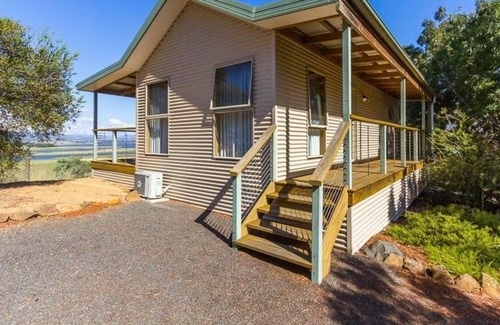 Riverside House | Tranquility Gardens Cabin Retreat 1 bedroom
