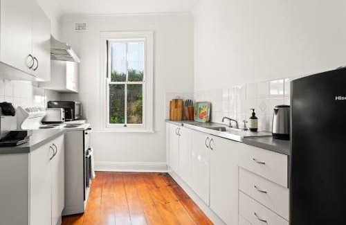 Millers Point House | 'Two of a Kind' Heritage Stay with Harbour Views