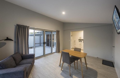 Iluka Apartment | Unit 1 / 51 Sovereign Street