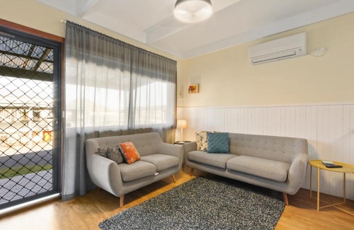 Lakes Entrance House | Unit 11 @ Ocean Bridge