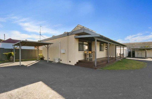 Lakes Entrance House | Unit 11 @ Ocean Bridge