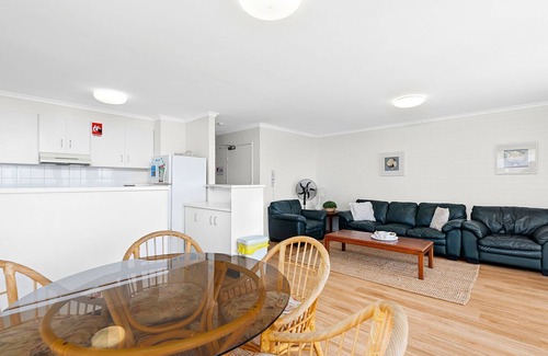 Nelson Bay Apartment | Unit 3/4 Intrepid Close - Little Beach Seaspray Break. just 60m from Shoal Bay Beach