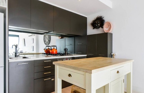 South Yarra Apartment | UPTOWN | City Views in the Heart of South Yarra