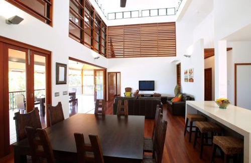 Horseshoe Bay House | Villa Kembali