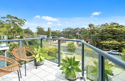 Vincentia House | Vincentia Style - Only 150m to the Beach - Free Wifi & Chrome Cast