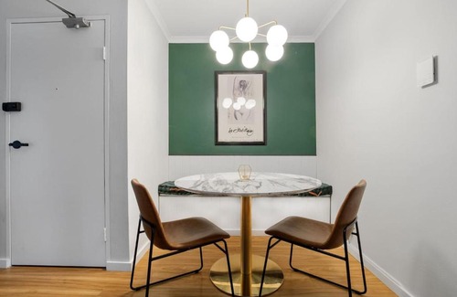 Pyrmont Apartment | Viva Verdant - Stroll to Darling Harbour and CBD