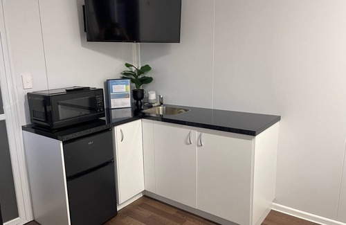 Wannanup Cabin | Wannanup Retreat Short Stay Accommodation. Pet-Friendly!