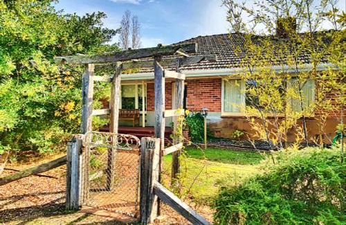 Palgarup Hostel | Warradale Lodge and Mini Golf