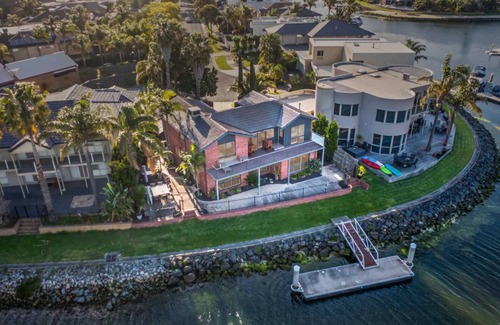 Patterson Lakes Villa | Waterfront Canal beach view + Private Jetty