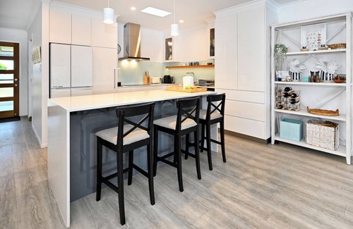 Warana House | Waterfront Stylish Luxury, Light, Relaxed