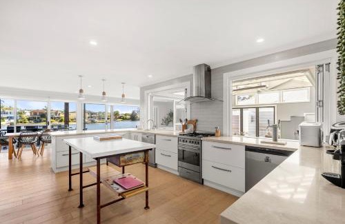 Sussex Inlet House | Watersedge - Absolute Waterfront