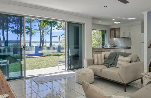 Tin Can Bay Apartment | Welcome to Bay Views on Esplanade