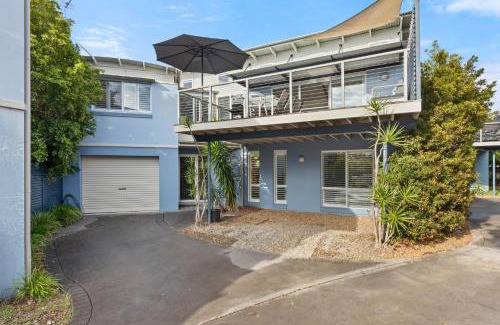 Huskisson House | White Sands Deck House by Experience Jervis Bay