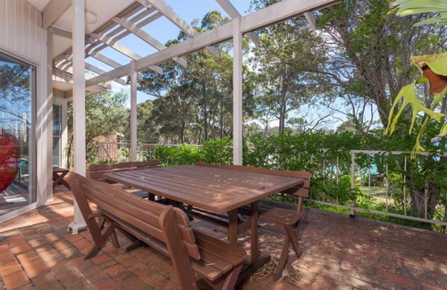 Denhams Beach Apartment | Windarra on Denhams - Unit Three